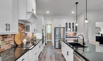 109 N Silver Saddle Trl, Weatherford, TX 76087