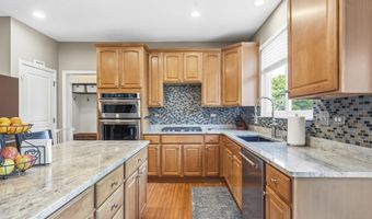 531 Brookside Ave, Algonquin, IL 60102