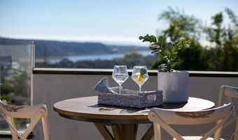 6817 Vianda Ct Ct, Carlsbad, CA 92009