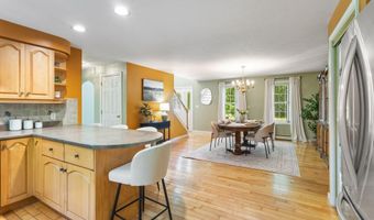 352 Log Cabin Rd, Arundel, ME 04046