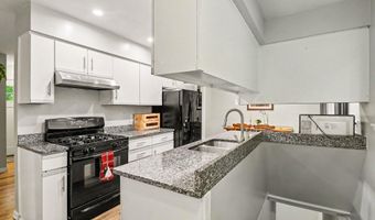624 Susan Dr, Ann Arbor, MI 48103