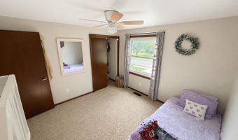 1102 Heritage Ln, Angola, IN 46703