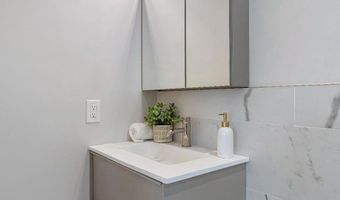 1516 E CAPITOL St NE 9, Washington, DC 20003