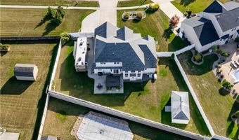 658 Nicole Dr, Amherst, OH 44001