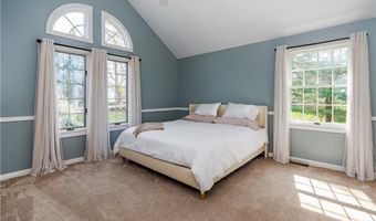 454 N Quidnessett Rd, North Kingstown, RI 02852