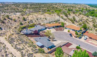 208 SWIRE HEIGHTS Dr, Aztec, NM 87410