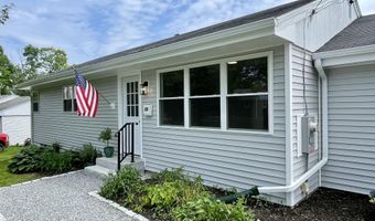 10 Crawford Dr, Bath, ME 04530