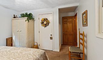 1 Castle View Ln, Belgrade, ME 04917
