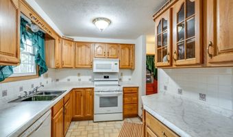 12222 Cenfield St NE, Alliance, OH 44601