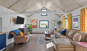 30 Eldredge Ave, East Greenwich, RI 02818