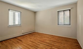 14 Campbell St, Amityville, NY 11701