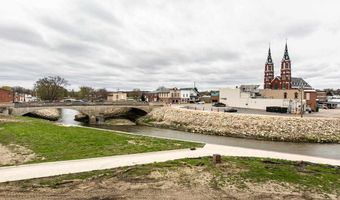 120 Twin Steeples NE Ste 313, Dyersville, IA 52040