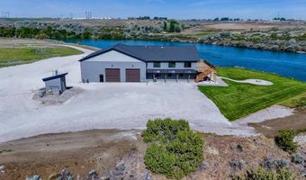 305 Snake River Dr, American Falls, ID 83211