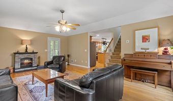 2 Golden View Dr, Bow, NH 03304