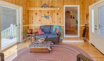 105 Loft Cir, Campton, NH 03223