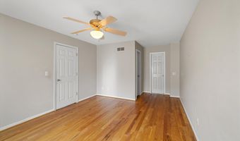 3077 Turnberry Ln, Ann Arbor, MI 48108