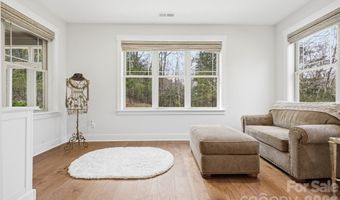 2 Lifestyle Ct, Arden, NC 28704