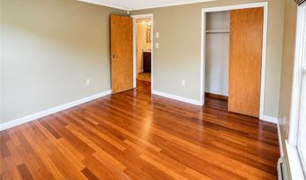 9 Michael Dr, Bristol, RI 02809