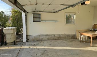 131 Veeder Ln, Bayville, NJ 08721