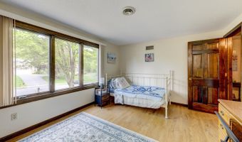 350 Brooke Meadow Rd, Berlin, CT 06037