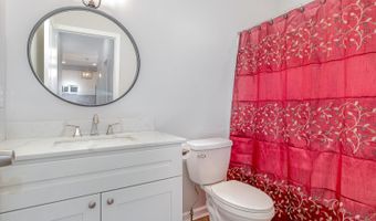 5010 Garden Grove Ln, Delhi, OH 45238