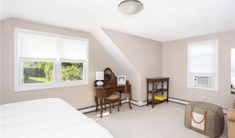 12 Ellen St, Bristol, RI 02809