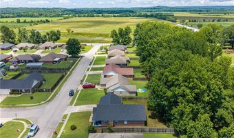 400 Emily Dr, Alma, AR 72921