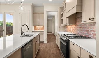 4 TRADITION None, Alexandria, LA 71303