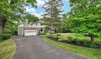 28 Loudon Pkwy, Albany, NY 12211