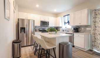 9 LOOKOUT Ave, Barnegat, NJ 08005