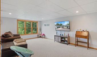 5835 Scenic Acres Rd, Aurora, MN 55705