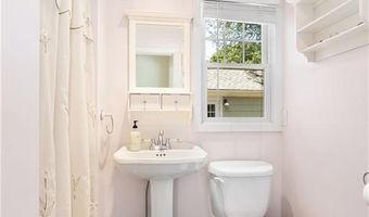 36 Kay Blvd, Newport, RI 02840