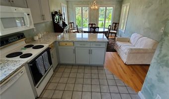 15 Hammersmith Rd 33, Newport, RI 02840