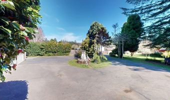 925 7TH St, Brookings, OR 97415