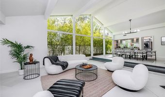 4820 Encino Ter, Encino, CA 91316