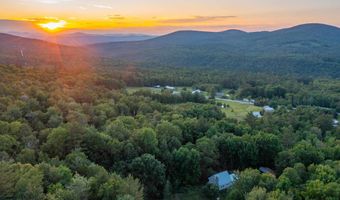 28 Miles Rd, Benton, NH 03785