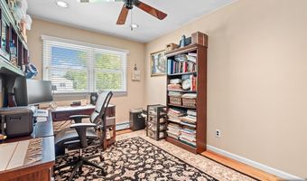 2 Violet Ct, Bergenfield, NJ 07621