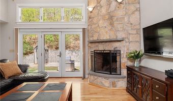 825 Woonsocket Hill Rd, North Smithfield, RI 02896