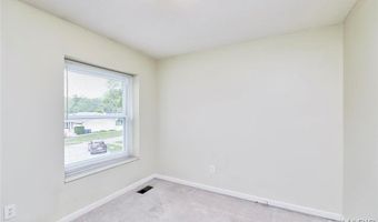 241 Valleyoak Ct, Ballwin, MO 63021