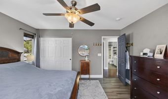 10661 Shelter Hill Ct, Las Vegas, NV 89129