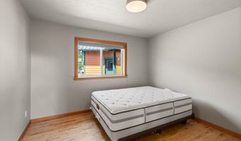 30 Steinman Dr, Ashland, OR 97520