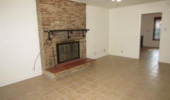 917 S 6th St, Artesia, NM 88210