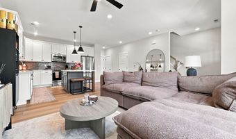 2305 SW Parkway Ln, Ankeny, IA 50023