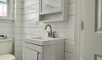23 Trafalgar Sq 23, Barre, MA 01005