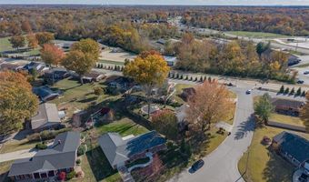 2301 Wedgewood Dr, Alton, IL 62002