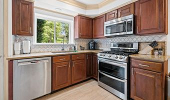 28 STATEN Dr, Hockessin, DE 19707