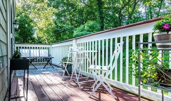 26 High St, North Kingstown, RI 02852