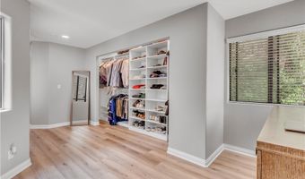 29729 Strawberry Hill Dr, Agoura Hills, CA 91301