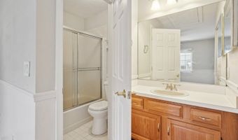 37 Bentley Ct, Bedminster, NJ 07921