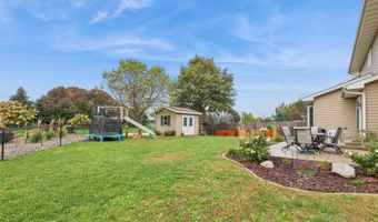 2012 Country Cove Ln, Altoona, IA 50009